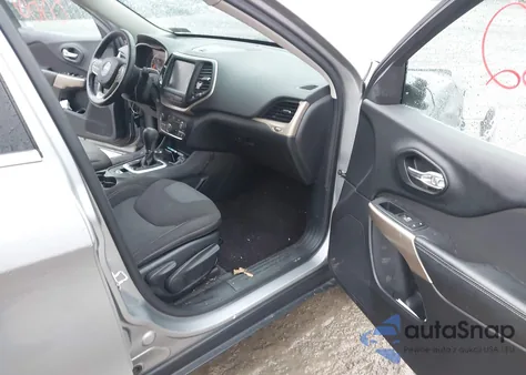 2017 Jeep Cherokee Latitude 4X4 z USA, uszkodzony, nr VIN 1C4PJMCB0HW594405